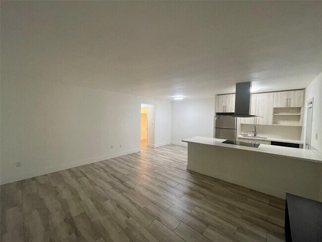 Building Photo - 6565 Santona St