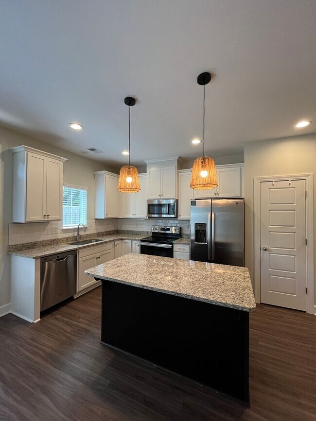 Building Photo - 116 Bluet Ln
