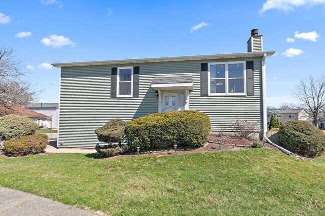 Building Photo - 2155 College Dr