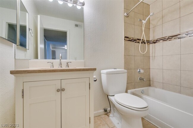 Building Photo - 221 Mission Newport Ln