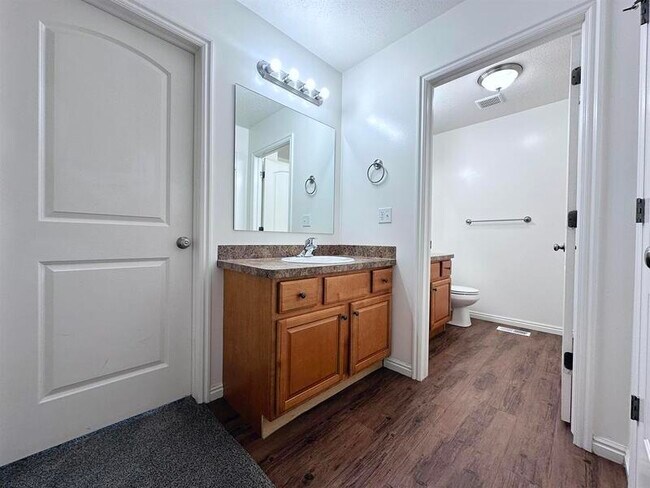 Building Photo - 2565 W 500 N