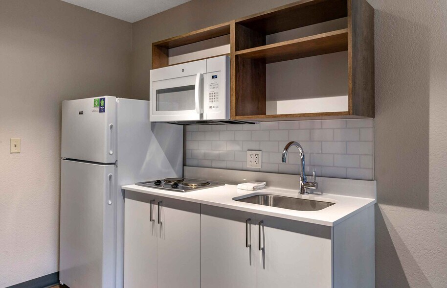 Building Photo - Furnished Studio-Seattle - Bellevue - Down...
