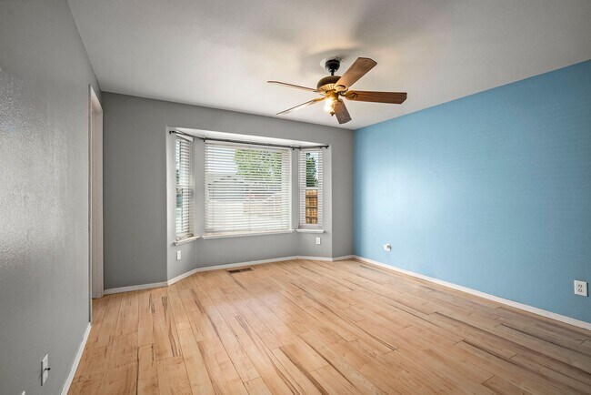 Building Photo - 2072 Lonnie Ln