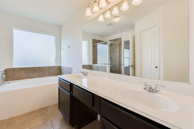Building Photo - 3426 Lily Ranch Dr
