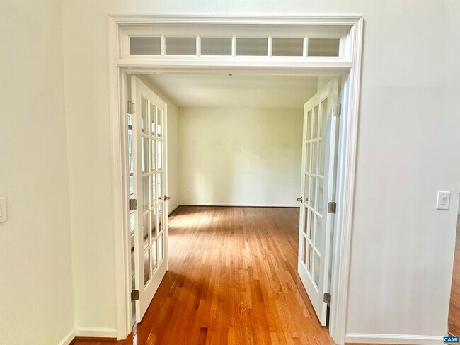 Building Photo - 252 Millstream Dr