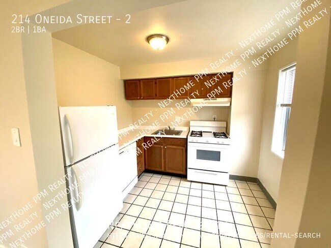 Building Photo - 214 Oneida St