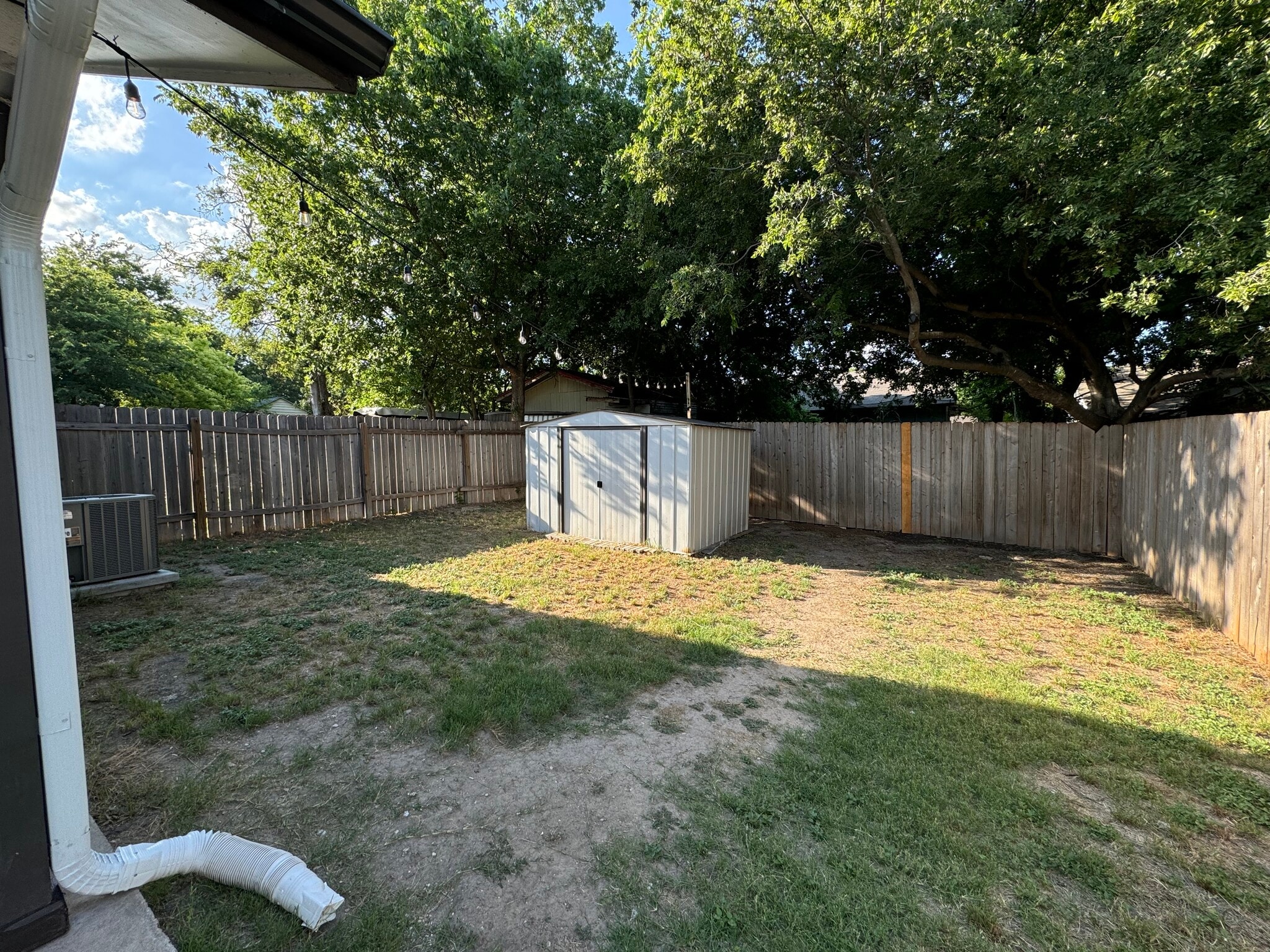 Building Photo - 1220 Tartan Ln