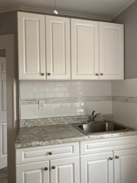 Building Photo - 98 Huntington Terrace