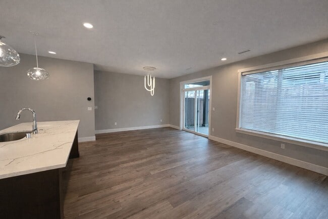 Building Photo - 11918 NE 108th St