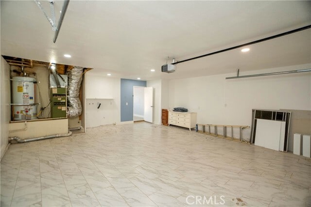 Building Photo - 7795 Oakwood Ave