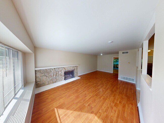 Building Photo - 5436 New Mills Rd