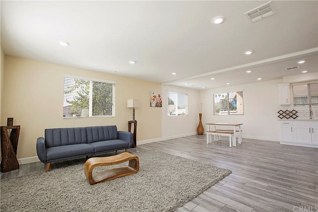 Building Photo - 3551 Sabina St