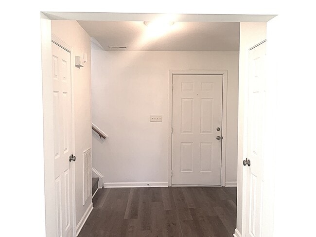 Building Photo - 1516 Clover Ridge Ct