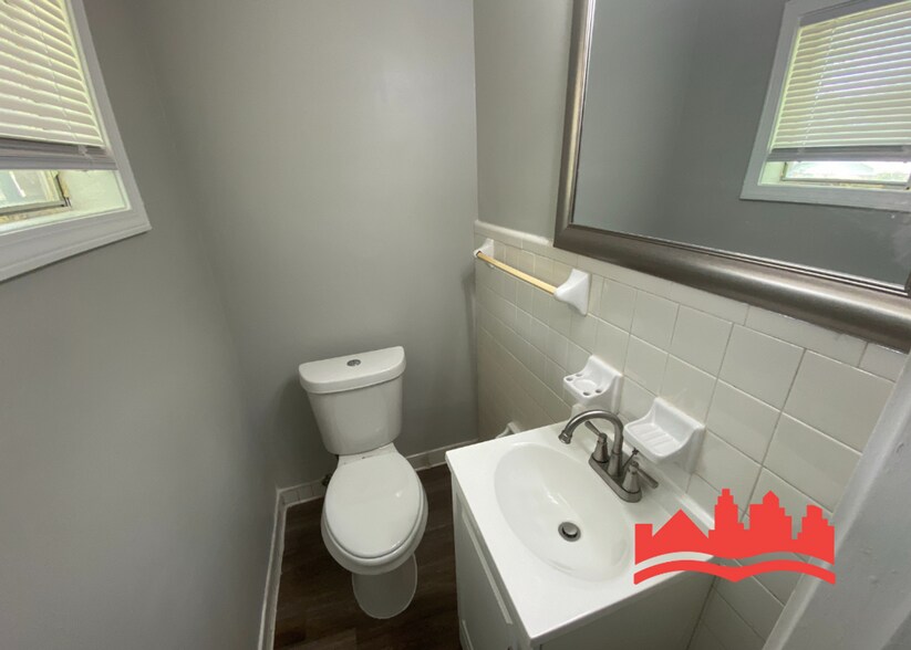 Building Photo - 3708 St Elmo Ave