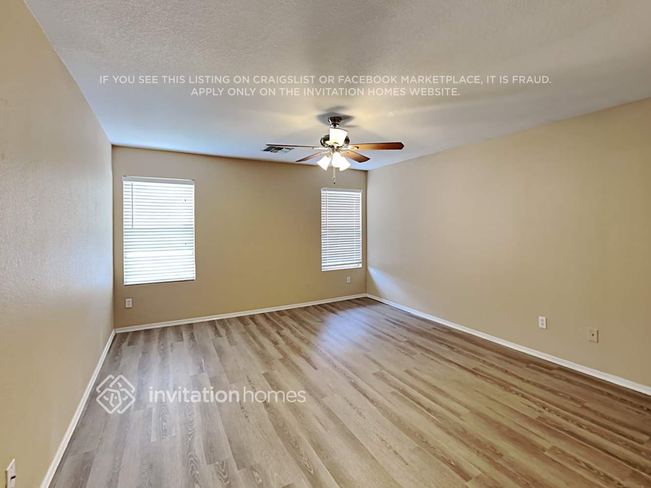Building Photo - 3035 E Santa Rosa Dr