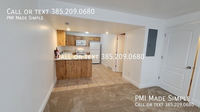 Building Photo - 3042 E Somerset Dr