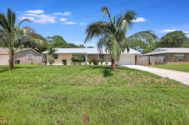 Primary Photo - 1109 SE Sandia Dr