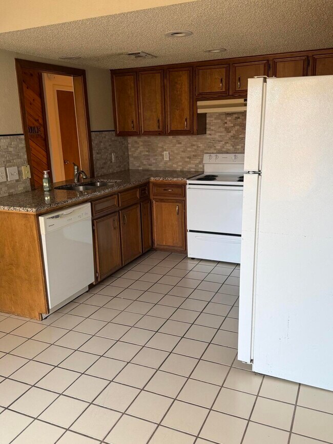 Building Photo - 7203 Memphis Ave