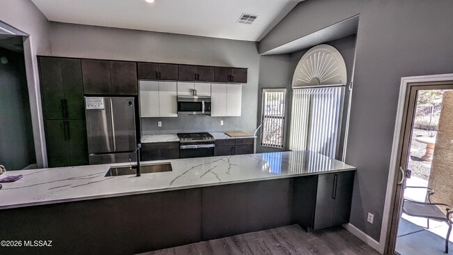 Building Photo - 39625 S Old Arena Dr