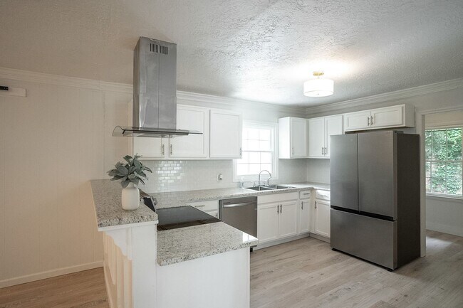 Building Photo - 3120 Edinburgh Dr