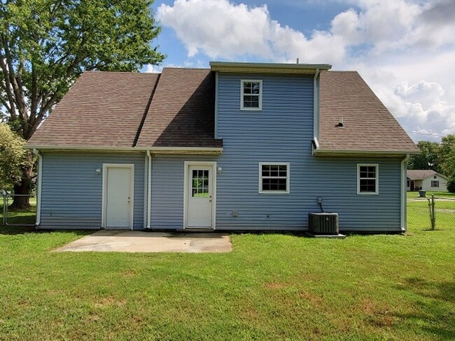 Building Photo - Adorable Cape Cod