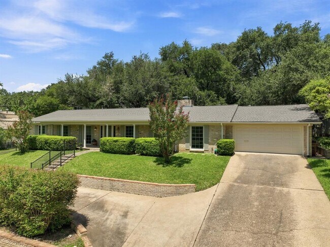 Building Photo - 2802 Pecos St