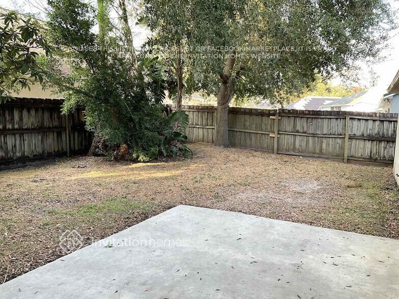 Building Photo - 8028 Birman St