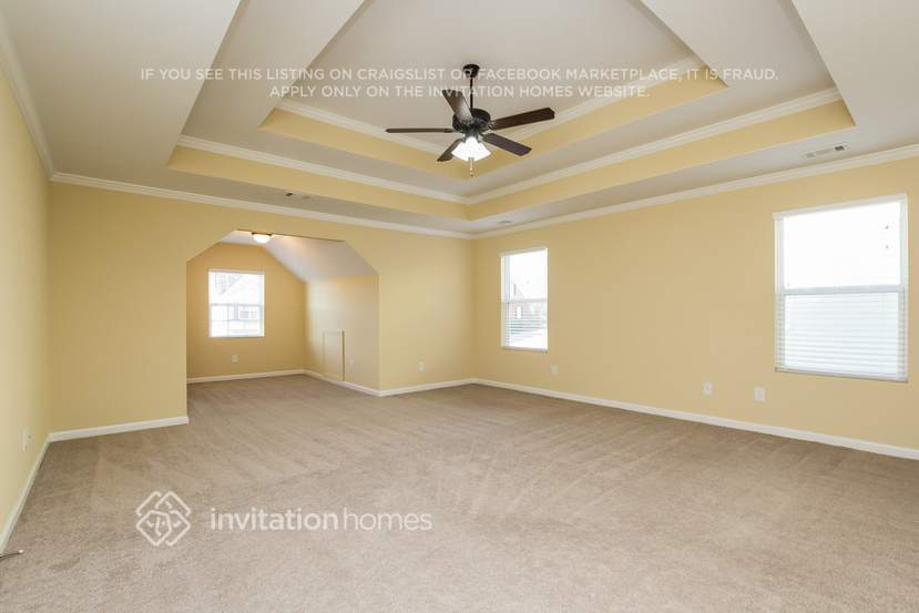 Building Photo - 1313 Invermere Dr SE