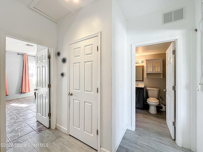 Building Photo - 113 SE 1st St