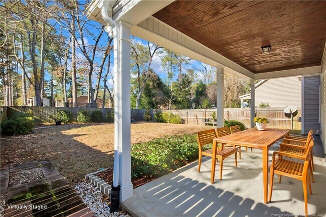 Building Photo - 110 Pinecrest Dr