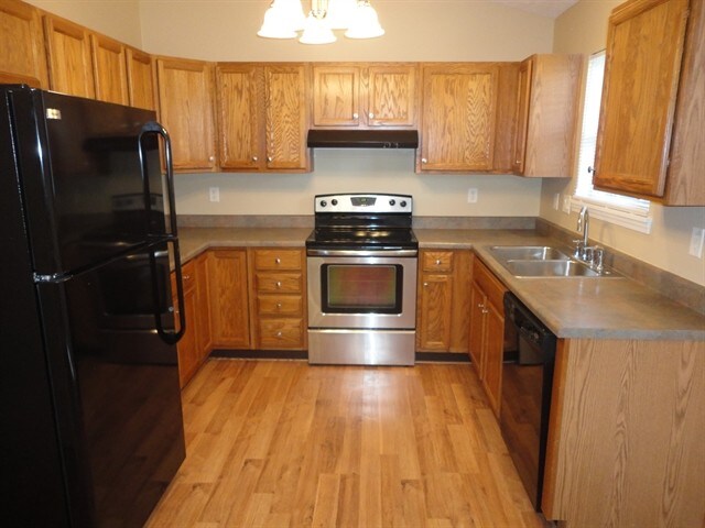 Building Photo - 8956 Mallard Green Dr