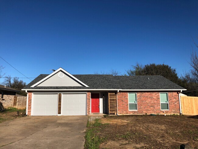 Primary Photo - 5915 Cedar Ridge Dr