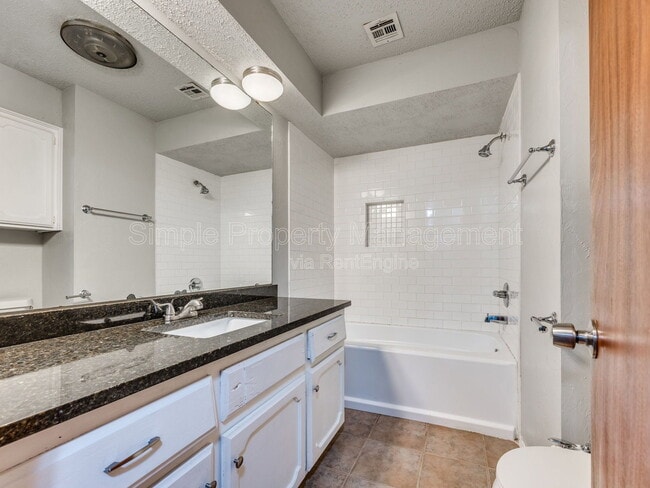 Building Photo - 1706 High Meadows Dr