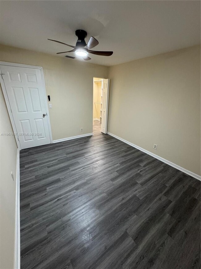 Building Photo - 129 San Remo Blvd