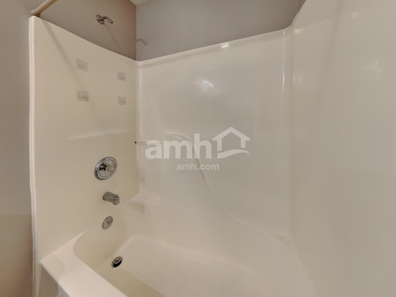 Building Photo - 1333 Harland St