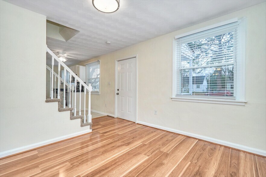 Building Photo - 3502 Commonwealth Ave