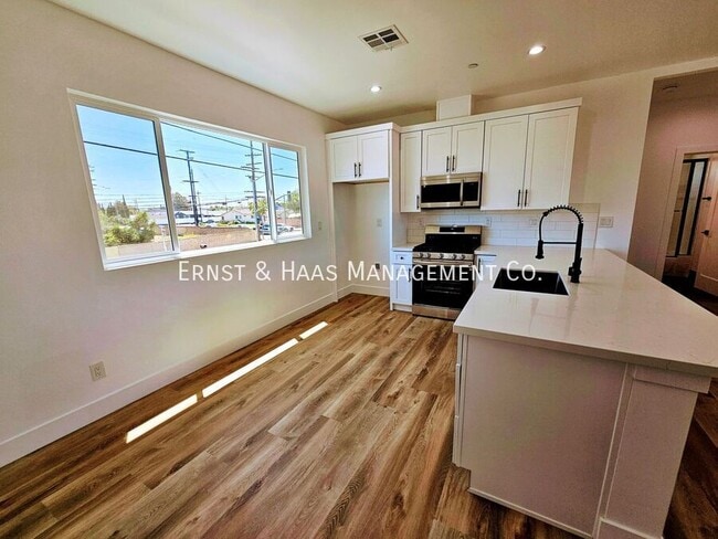 Building Photo - 5016 N Bentree Cir