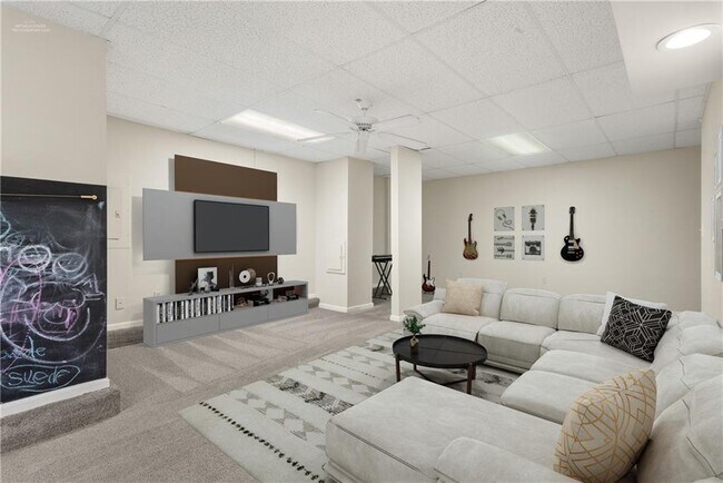 Building Photo - 12080 Greenmont Walk