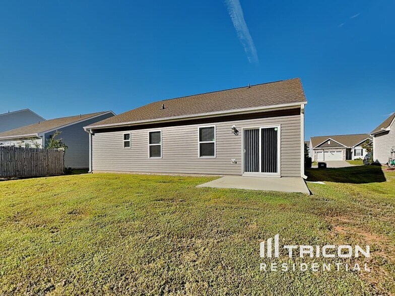 Building Photo - 505 Legacy Dr