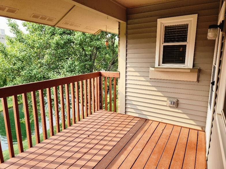 Private Balcony - 1164 Captains Brg