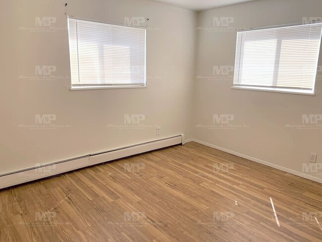 Building Photo - 2909 Sumac St