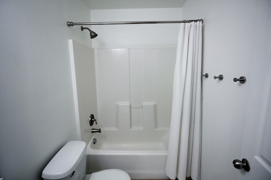 Second Bath - 625 E 200 S
