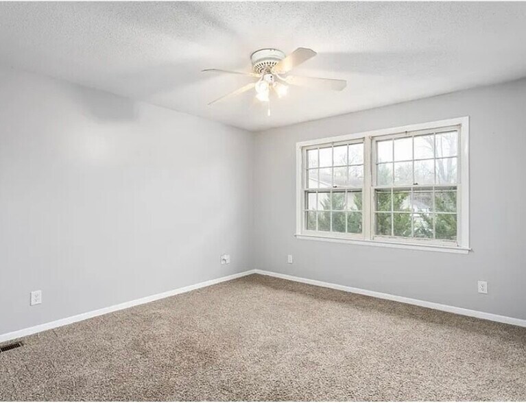 Building Photo - 514 Peele St