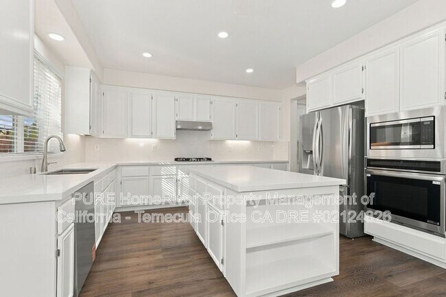 Building Photo - 34111 San Sebastian Ave