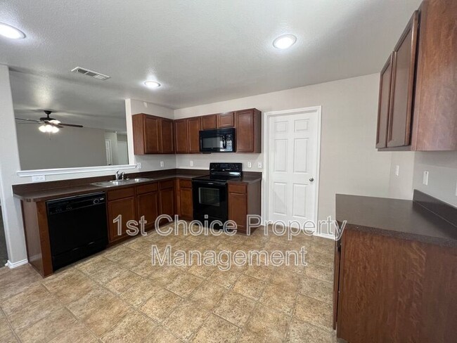 Building Photo - 2421 Clairborne Dr