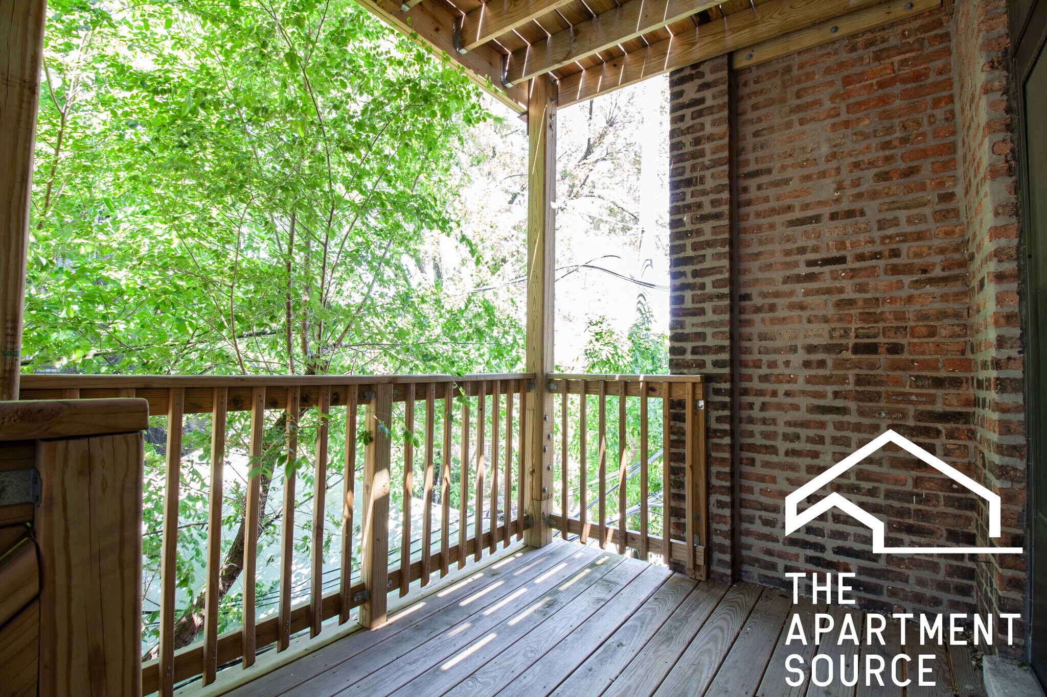 Building Photo - 730 W Roscoe St