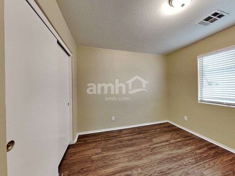 Building Photo - 7312 W Cordes Rd