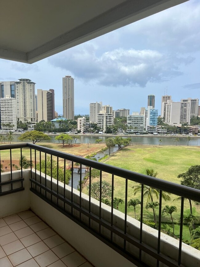 Building Photo - FURNISHED One Bedroom at the Marco Polo