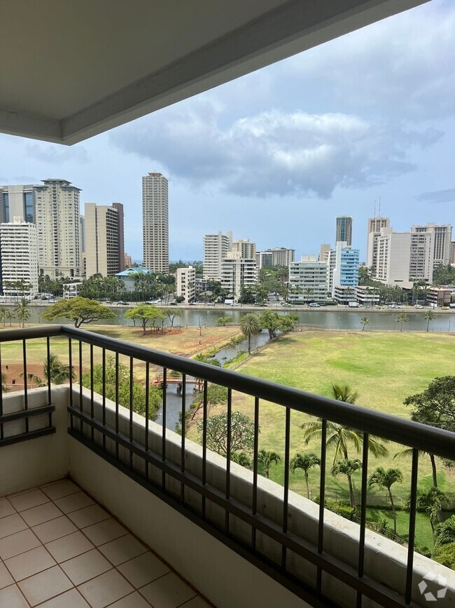 Building Photo - FURNISHED One Bedroom at the Marco Polo