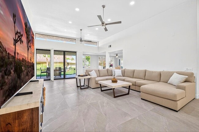 Building Photo - 77825 Cottonwood Cove